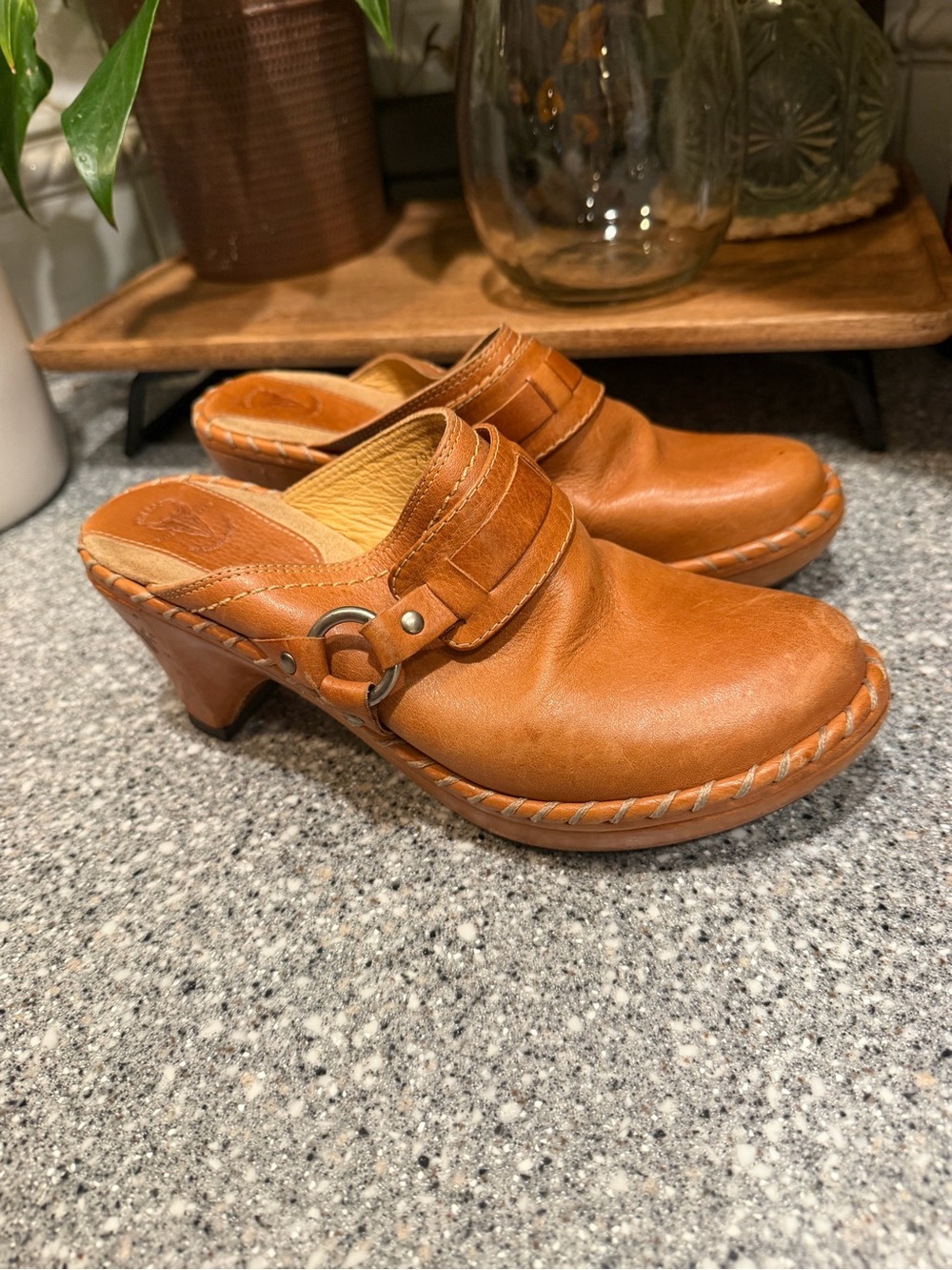 Frye Women's Charlotte 2 Ring Brown Leather Slip On Mules Clogs Size 7M Brazil